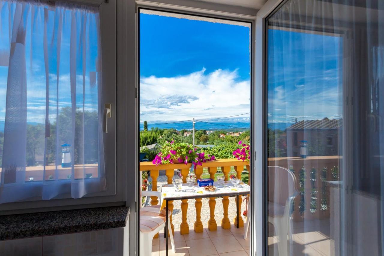 Apartman Luni Sa Bazenom - Malinska, Sveti Anton Sveti Anton  Extérieur photo