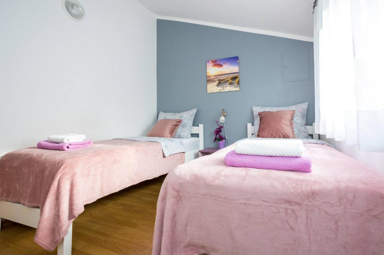 Apartman Luni Sa Bazenom - Malinska, Sveti Anton Sveti Anton  Extérieur photo